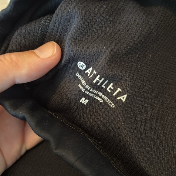 Athleta women’s black padded racer back sports bra size medium - Picture 9 of 9